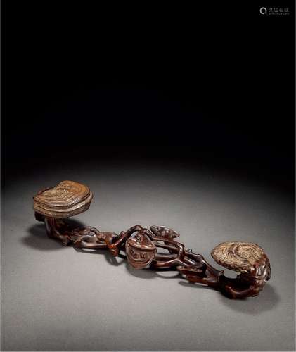 清·红木嵌灵芝如意摆件 QING DYNASTY  A GANODERMA-INLAID MAHOGANY 'RU YI' SCEPTER