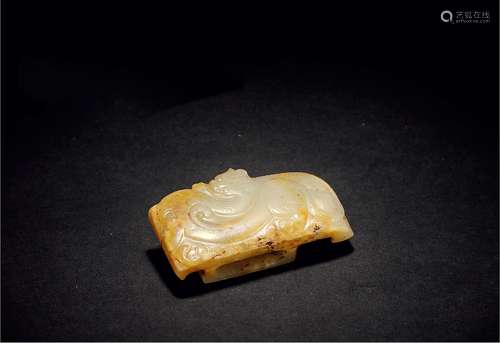 汉·白玉浮雕螭龙纹剑璏 HAN DYNASTY  A WHITE JADE SWORD ORNAMENT WITH 'CHI' PATTERN IN RELIEF