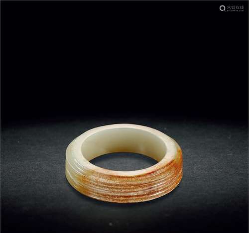 汉·白玉弦纹玉环 HAN DYNASTY  A WHITE JADE RING WITH STRING PATTERN