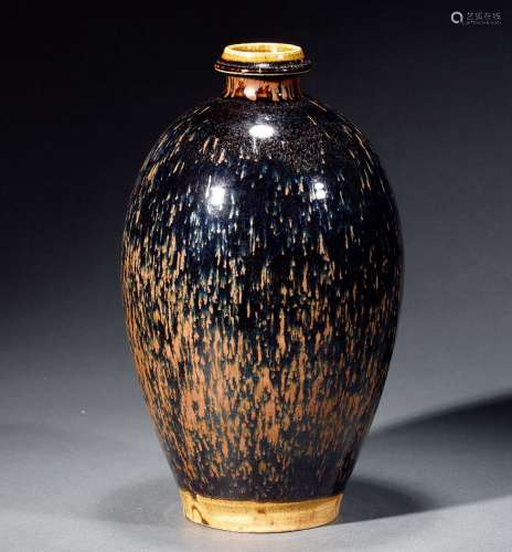 宋·磁州窑铁锈花梅瓶 SONG DYNASTY  A 'CIZHOU' VASE, MEIPING