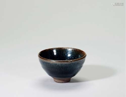 南宋·建窑黑釉油滴蛊杯 SOUTHERN SONG DYNASTY  A 'JIAN' BLACK-GLAZED 'OIL SPOT' TEA BOWL