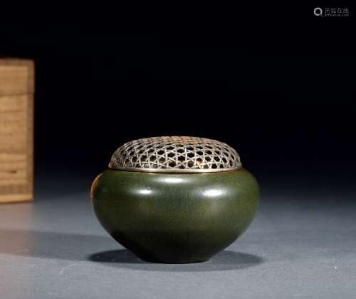 清·茶叶末釉钵式炉 QING DYNASTY  A TEADUST-GLAZED CENSER