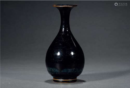 宋·黑釉玉壶春瓶 SONG DYNASTY  A PEAR-SHAPED BLACK-GLAZED VASE