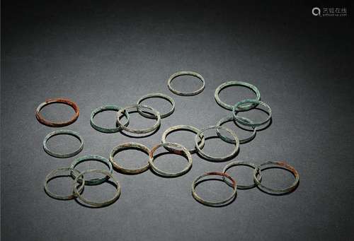 战国·青铜环钱一组十九枚 WARRING STATES PERIOD  NINETEEN RING-SHAPED BRONZE COINS