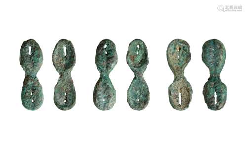 西周·双连体铜贝币一组三枚 WESTERN ZHOU DYNASTY  THREE SPECIAL SEASHELL-SHAPED COINS