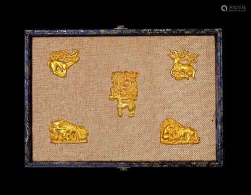 春秋-战国·金质大角鹿、虎噬马仿生动物币一组五枚 SPRING AND AUTUMN-WARRING STATES PERIOD  FIVE ANIMAL-SHAPED GOLD COINS