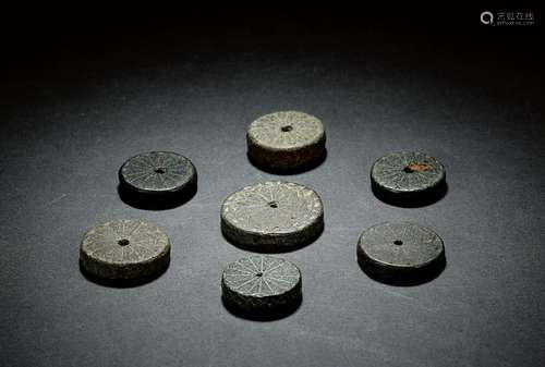 商·石币一组七枚 SHANG DYNASTY  SEVEN STONE COINS