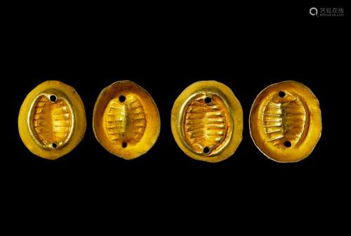 西周·金贝币一组二枚 WESTERN ZHOU DYNASTY  TWO SEASHELL-SHAPED GOLD COINS