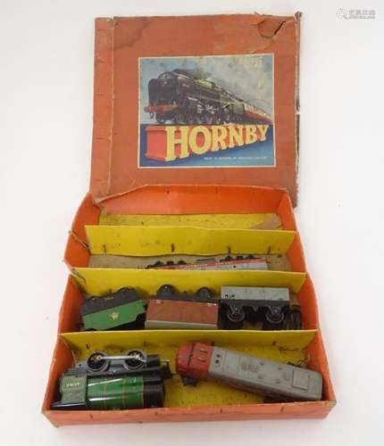 Hornby : ' Hornby Train Goods Set No. 30 ' a boxed 'O'