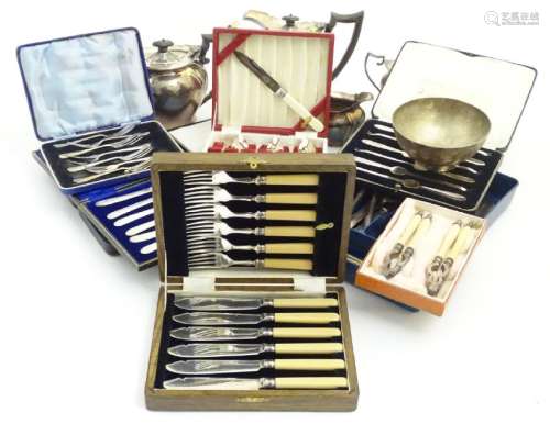 Assorted silver plated wares including tea set cased