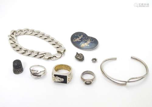 Assorted 6 including a silver bracelet, bangle, brooch,