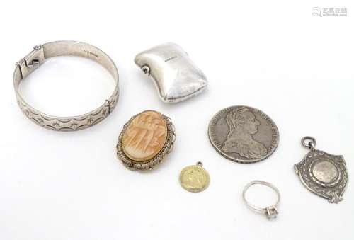 Assorted items including a hallmarked silver bangle