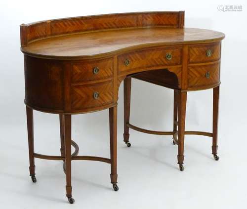 An early 20thC mahogany sideboard / dressing table of