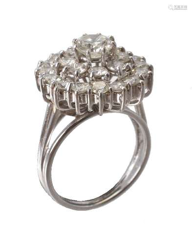 A 1970s diamond cluster ring