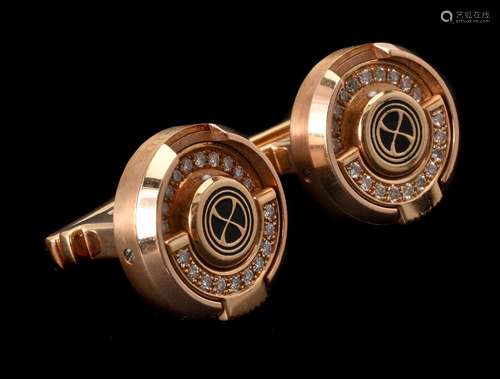 A pair of gold coloured RC81 Mark II Charleston cufflinks by Roland Iten