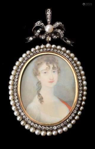 ϒ A Continental oval frame for a portrait miniature