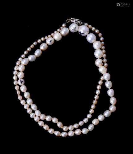 A pearl and cultured pearl necklace