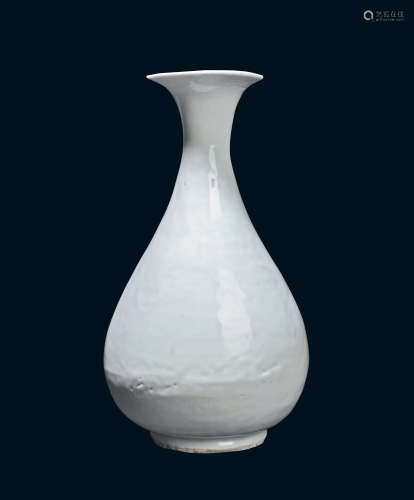 清代 白瓷玉壶春瓶