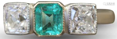 EMERALD & DIAMOND PLATINUM RING