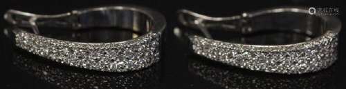 PAIR OF DIAMOND 18KT WHITE GOLD EARRINGS, 11.6 G