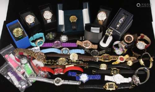 LARGE GROUP LOT OF COSTUME/FASHION WRISTWATCHES