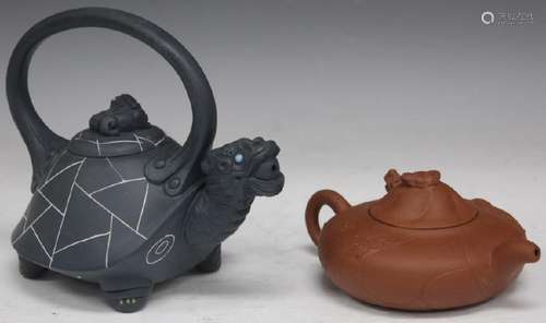 LOT OF (2) CHINESE VINTAGE TEAPOTS