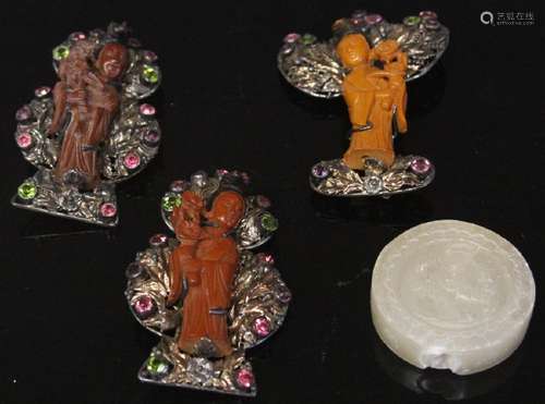 LOT OF (4): CHINESE PINS & CARVED STONE PENDANT