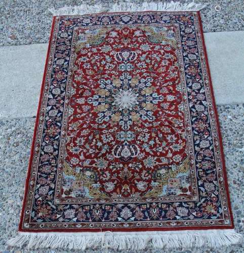 SMALL KASHAN STYLE CARPET