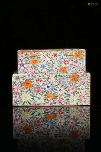 A FAMILLE-ROSE 'BOOK' BOX AND COVER.ANTIQUE