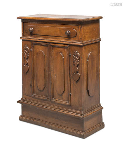 WALNUT CABINET, EMILIA 17TH CENTURY with one drawer and two doors with cartouches on the front. Side