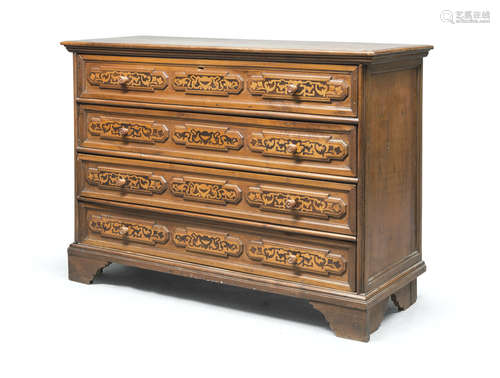 BEAUTIFUL WALNUT TALLBOY, PROBABLY LOMBARDY 18TH CENTURY four drawers on the front inlaid in boxwood