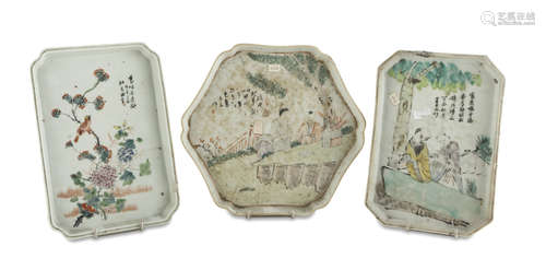 THREE TRAYS IN POLYCHROME ENAMELLED PORCELAIN, CHINA EARLY 20TH CENTURY decorated with floral