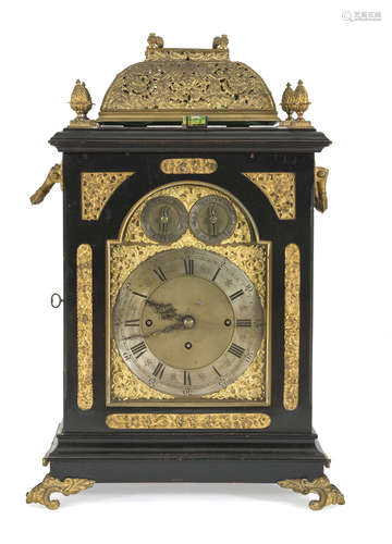 RARE TABLE CLOCK, ENGLAND EARLY 19TH CENTURY with case in ebonized wood and finishes, top and feet