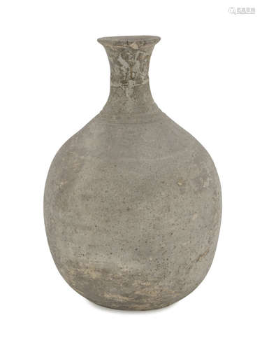 VASE IN EARTHENWARE, THAILAND 17TH CENTURY with sphere body and long neck. Measures cm. 20 x 13.