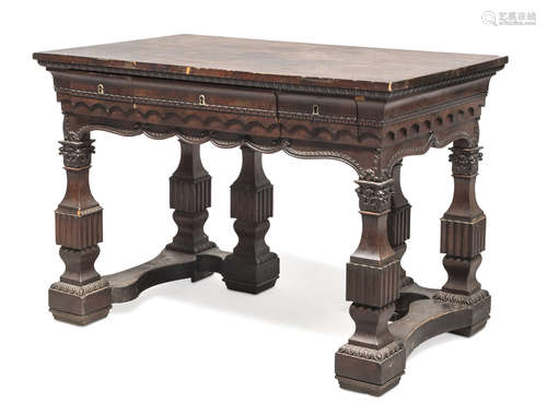 BEAUTIFUL CENTER WRITING DESK IN MAHOGANY, PROBABLY NAPLES PERIODO CHARLES X apron of the top with