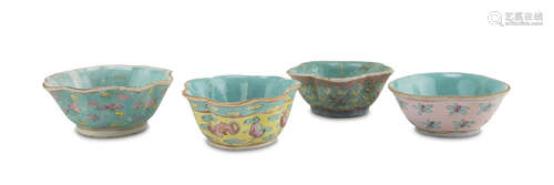 FOUR SMALL BOWLS IN POLYCHROME ENAMELLED PORCELAIN, CHINA 20TH CENTURY decorated with floral