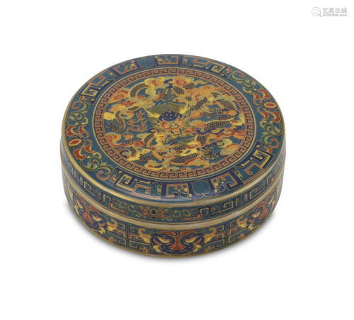 BOX IN POLYCHROME ENAMELLED PORCELAIN, CHINA FIRST HALF OF THE 20TH CENTURY decorated with wide