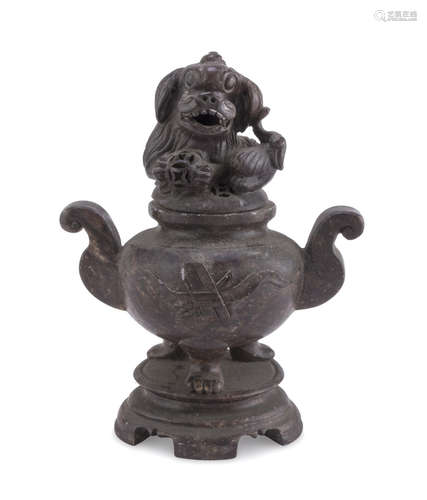 CENSER IN SOAPSTONE, CHINA 20TH CENTURY globoular body, cover dominated by Buddhist lion in