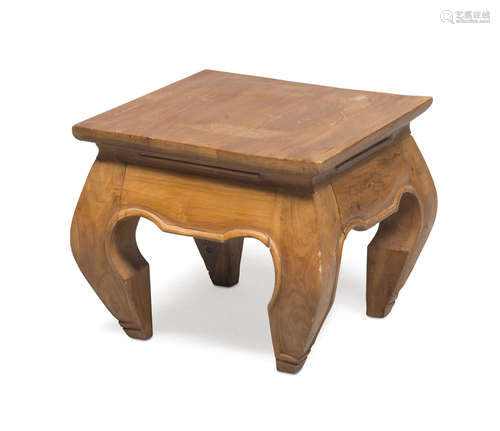 STOOL IN TEAK, CHINA EARLY 20TH CENTURY with square top and shaped legs. Measures cm. 35 x 40.