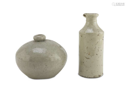 BOTTLE AND JAR IN CERAMICS, CHINA 19TH CENTURY