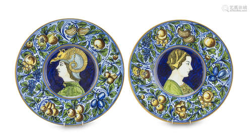 A PAIR OF CERAMIC DISHES, FABRIANO EARLY 20TH CENTURY in polychrome enamels, decorated with profiles