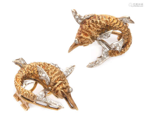 BEAUTIFUL EARRINGS in yellow gold 18 kts., shaped to fish embellished with diamonds. Diamonds ct.