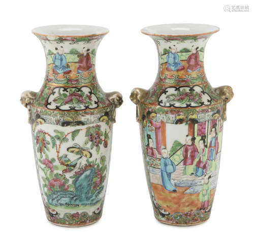 A PAIR OF PORCELAIN VASES IN POLYCHROME ENAMELS AND GOLD, CHINA LATE 19TH, EARLY 20TH CENTURY