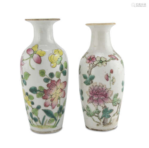 PAIR OF SMALL PORCELAIN VASES IN POLYCHROME ENAMELS, CHINA EARLY 20TH CENTURY decorated with peonies