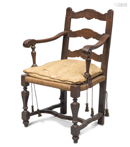 ARMCHAIR IN CHESTNUT TREE, VALLEY OF AOSTA 18TH CENTURY back with triple splat, arms shaped with