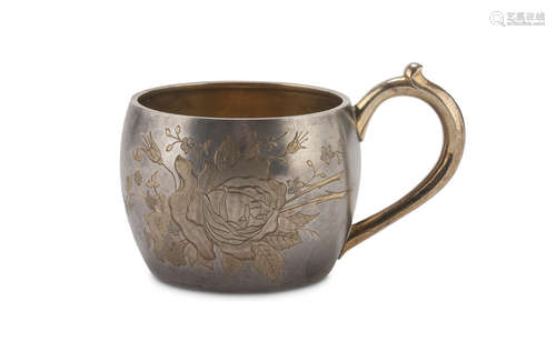 CUP IN SILVER, PUNCH MOSCOW, EARLY 20TH CENTURY smooth body engraved with rose and leaves in