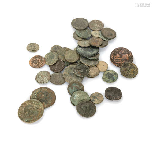 FORTY-TWO BRONZE COINS, ROMAN EMPIRE MB. For this lot returns are not accepted. QUARANTADUE