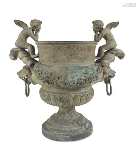 BIG GARDEN VASE, EARLY 20TH CENTURY in bronze with green patina, body decorated with garland and