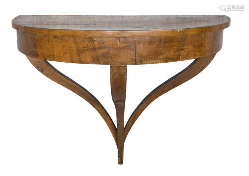 HANGING CONSOLE IN WALNUT, EARLY 19TH CENTURY with three shaped legs. Measures cm. 57 x 73 x 44.