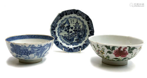 A Chinese blue and white export porcelain bowl, 18th century, decorated with a riverside scene,